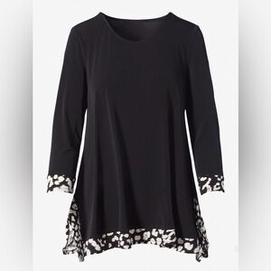 Chicos Sharkbite Tunic With Leopard
Spotted Border black/ leopard print Size: 2